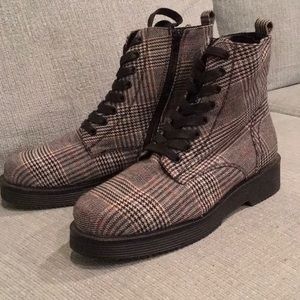 NEW f21 combat style boots black/red plaid fabric